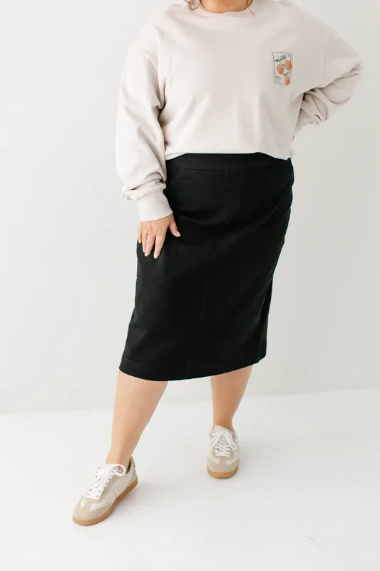 ‘Sara’ Stretch Denim Skirt in Black