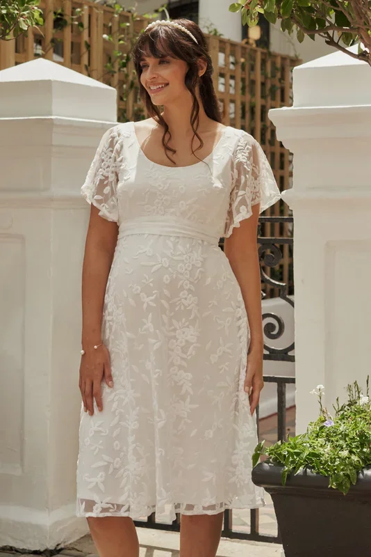 A-Linie Umstandsbrautkleid aus Spitze mit Stickereien