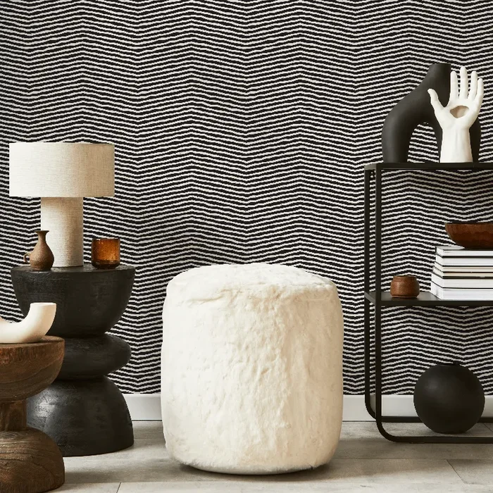 Abstract Wallpaper With A Hand-drawn Chevron Motif In Black And White – C317