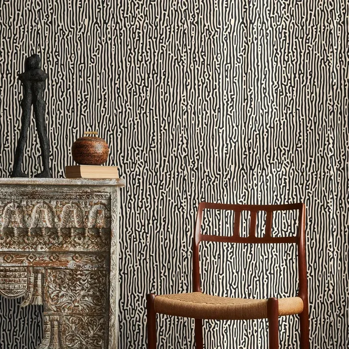 Abstract Wallpaper With An Organic Wavy Line Motif In Black And White – D856