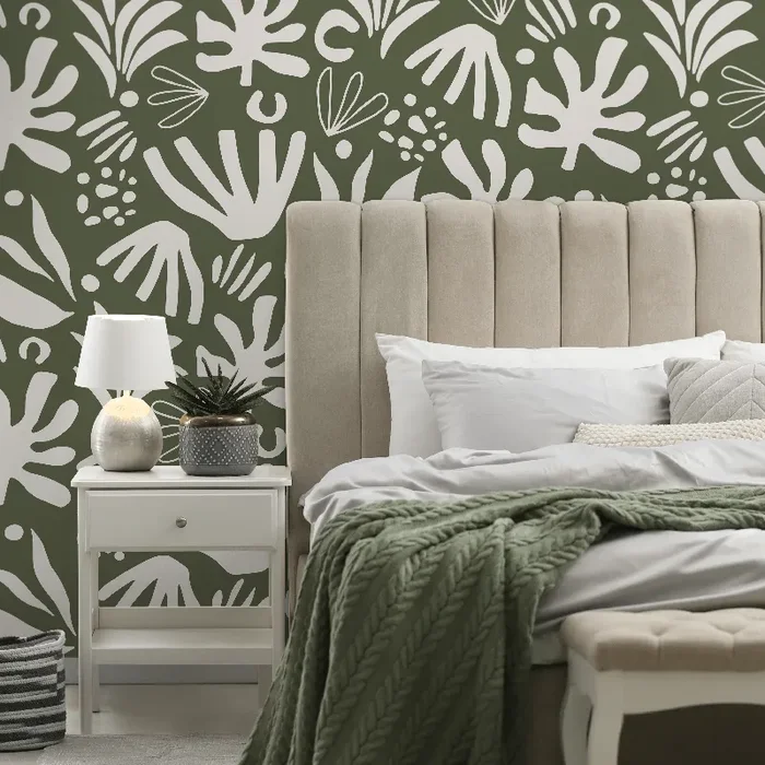 Abstract Wallpaper With Botanical Cutouts In Green And White – D680