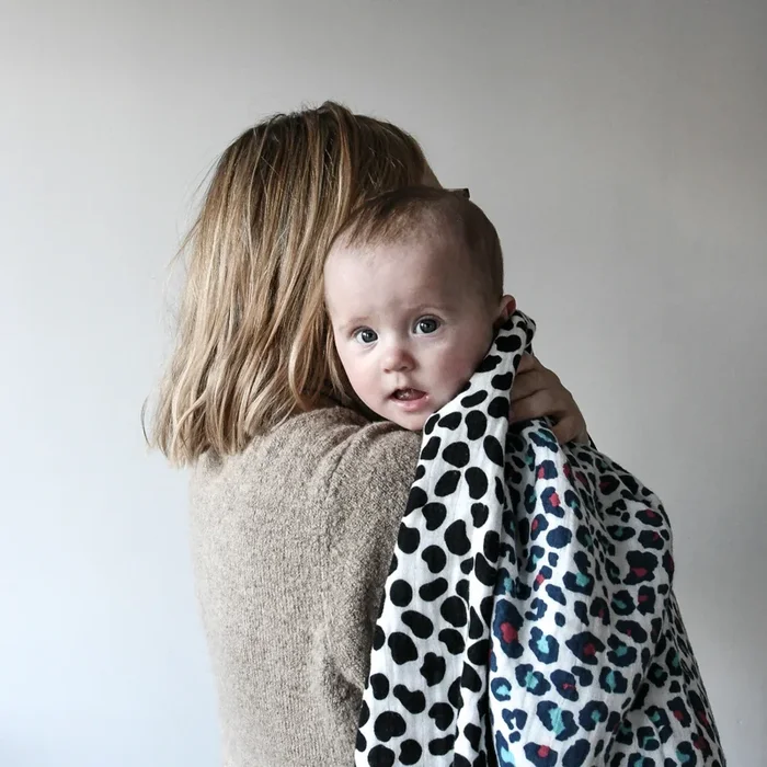 ANIMAL PRINT MUSLIN BLANKET – Reversible Newborn to 4 Months / 5+ Months