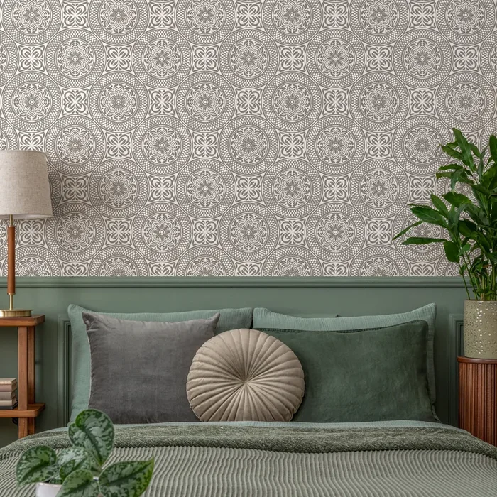 Arabic Wallpaper With An Intricate Medallion Motif In Beige And Cream – C427