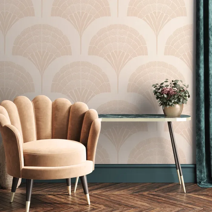 Art Deco Wallpaper With A Stylized Fan Motif In Beige And Cream – C500