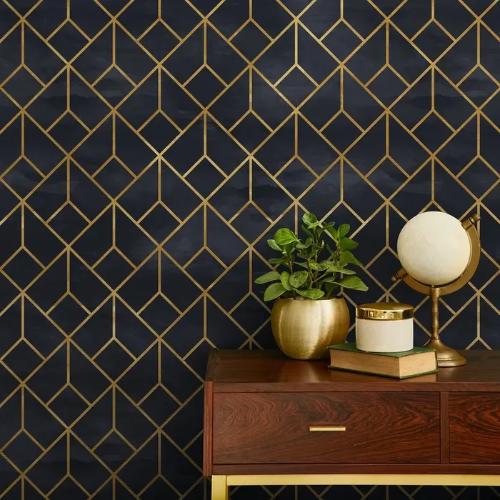 Art Deco Wallpaper With An Interlocking Line Motif In Black And Gold – A392