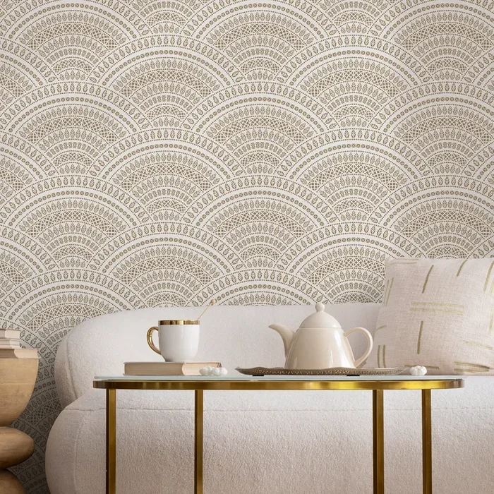 Art Deco Wallpaper With An Intricate Scalloped Fan Motif In Gold And Beige – A140