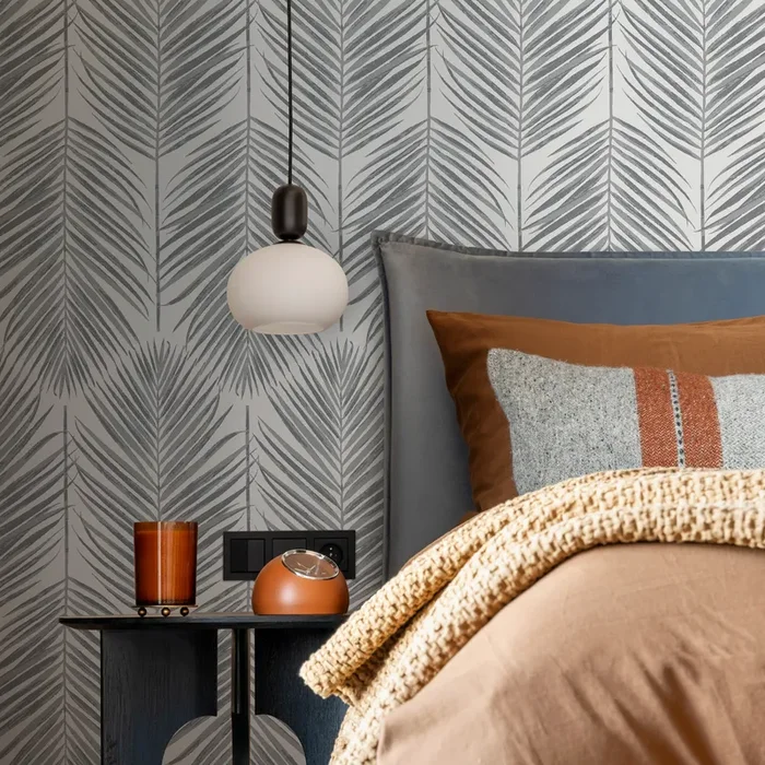 Botanical Wallpaper Featuring Vertical Palm Fronds In Gray – As1-c097