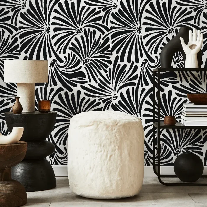 Botanical Wallpaper With A Bold Fan Palm Motif In Black And Beige – C667