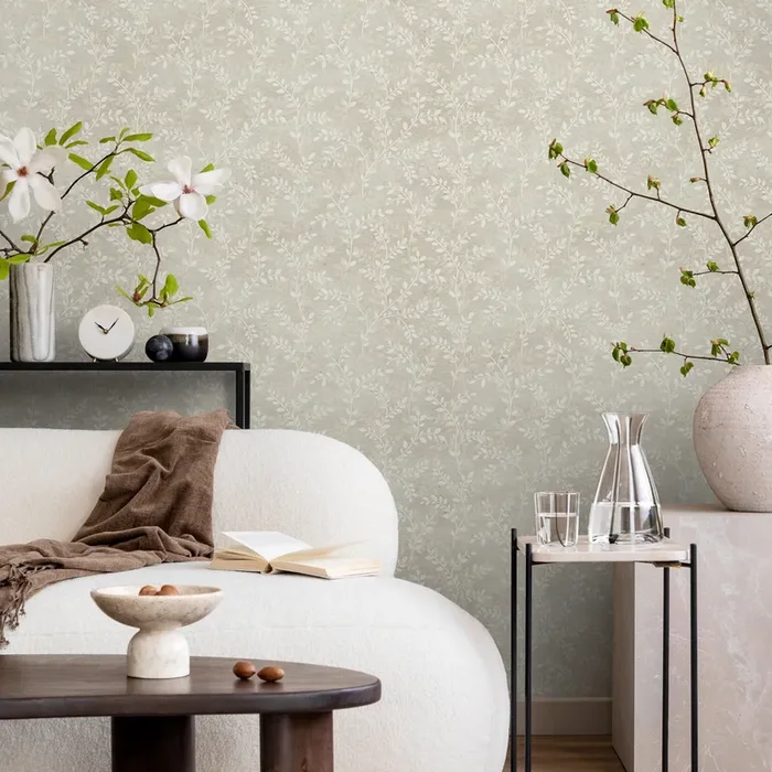 Botanical Wallpaper With A Delicate Vine Motif In Neutral Beige And Cream – A294
