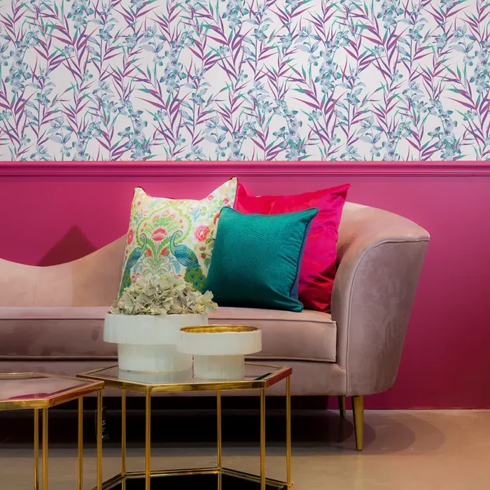 Botanical Wallpaper With Delicate Climbing Florals In Purple And Teal – D032