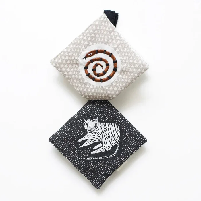 Crinkle Pages Stroller Toy – Wild