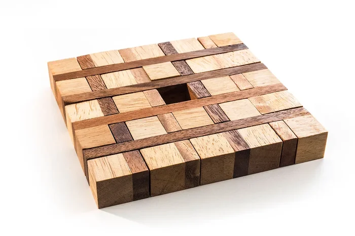 Crisscross – Mind Puzzle For Adults