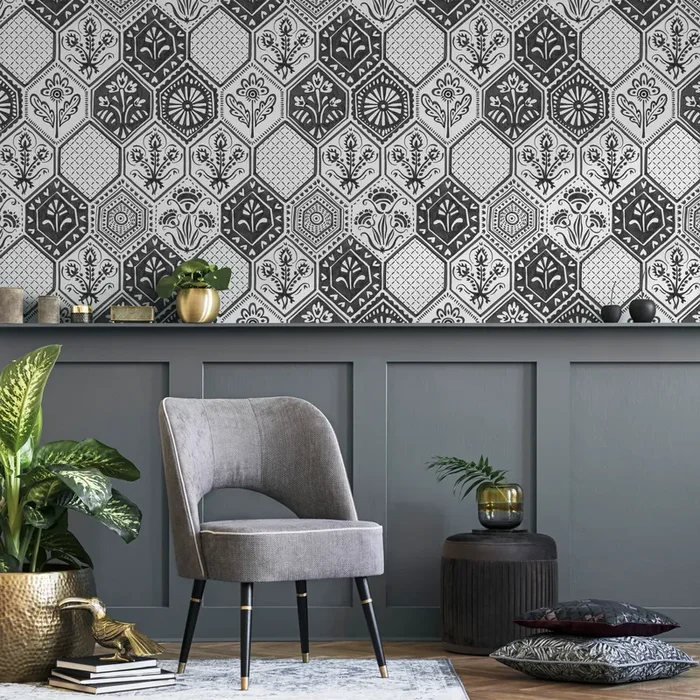 Damask Wallpaper Featuring Intricate Hexagonal Tiles In Black And White – C446