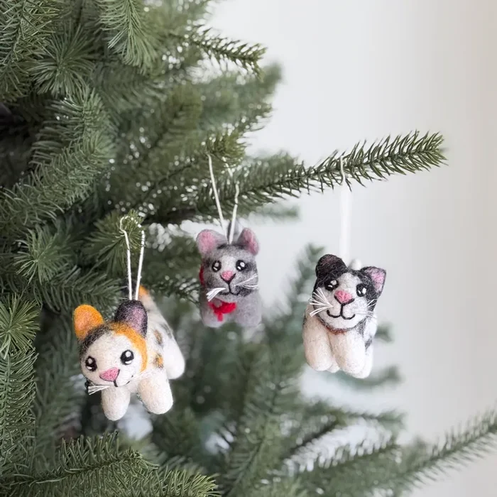 Felt Cat Ornament – Calico, Gray Tabby & Tuxedo ?✨