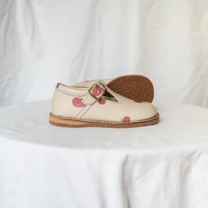 Flora T-strap – Apple