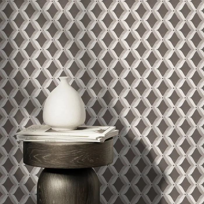 Geometric Wallpaper With A Wavy Lattice Motif In Brown And Gray – X022