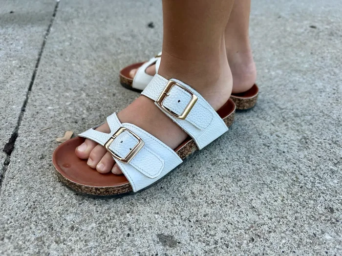 Hamptons Footbed Sandals – White