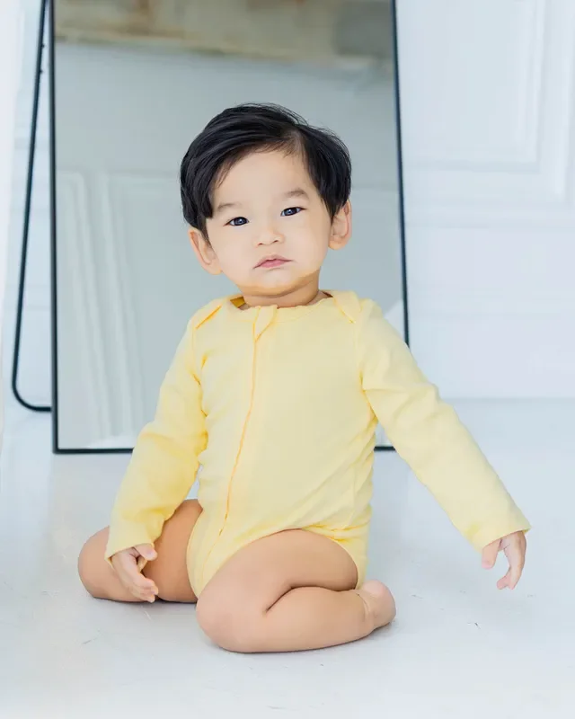 Long Sleeve Zipper Bodysuit In Lemon, 6-9m