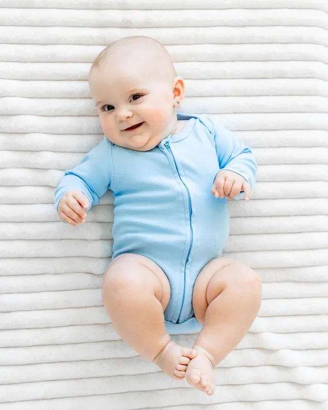 Long Sleeve Zipper Bodysuit In Sky, 3-6m