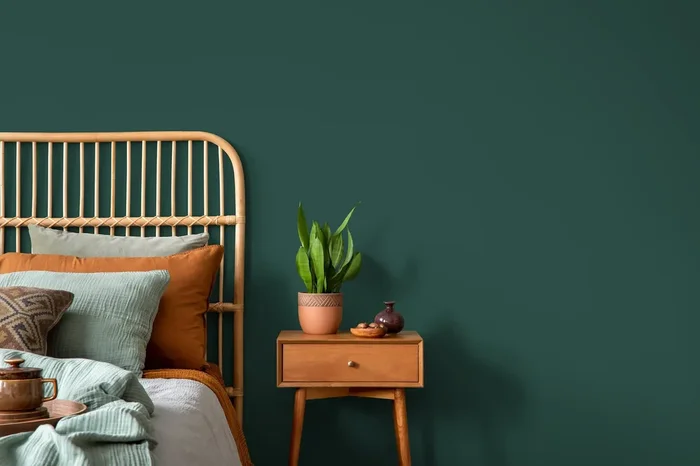 Minimalist Wallpaper With A Solid Field Of Dark Green – D432