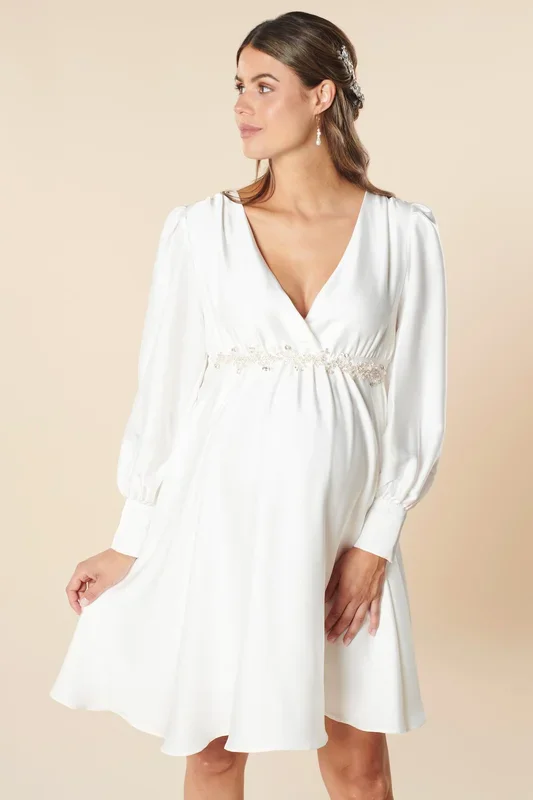 Satin maternity wedding dress with balloon sleeves