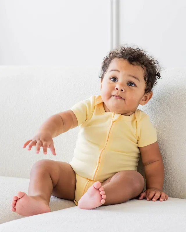 Short Sleeve Zipper Bodysuit In Lemon, 3-6m