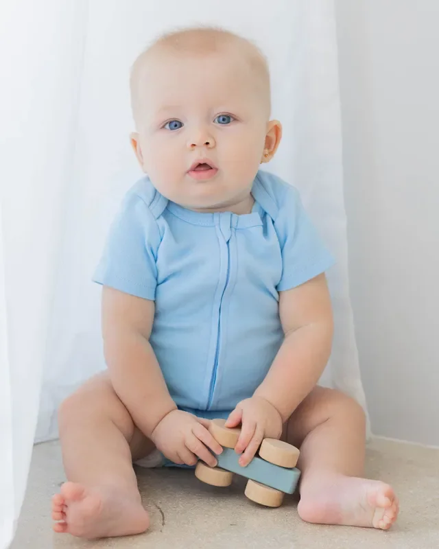 Short Sleeve Zipper Bodysuit In Sky, 9-12m