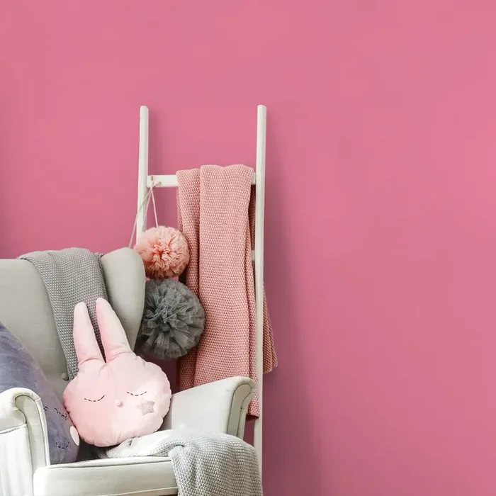 Solid Color Wallpaper With A Shimmering Finish In Blush Pink – D454