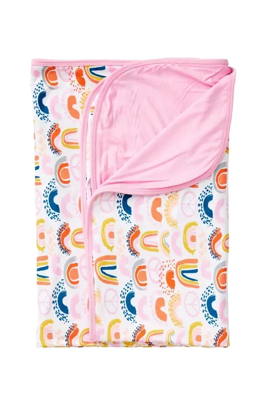 Stretchy Oversized Blanket – Rainbows Pink
