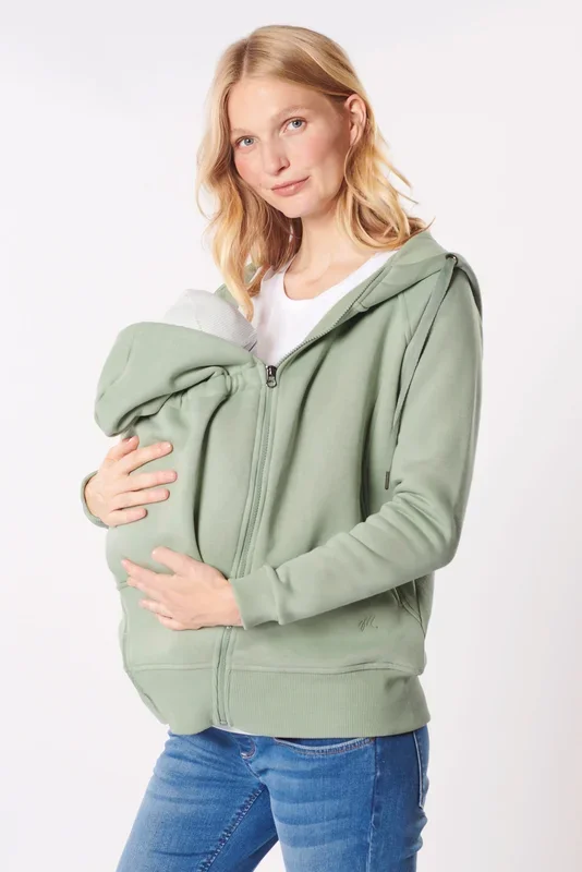 Umstands-Hoodie und Tragejacke salbei