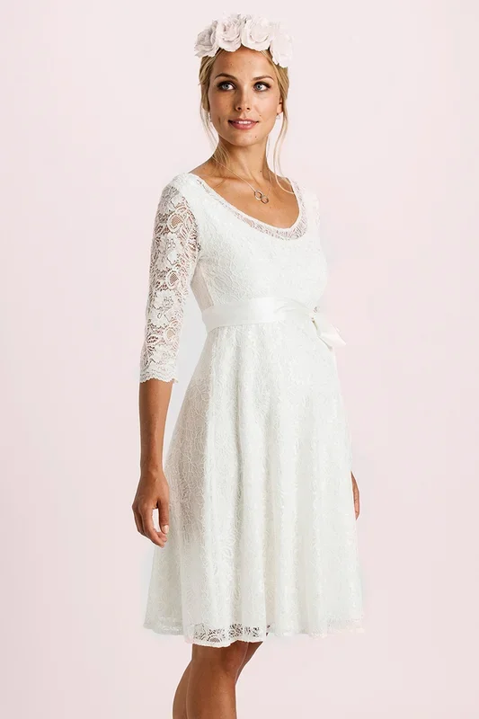 Umstandsbrautkleid aus Spitze