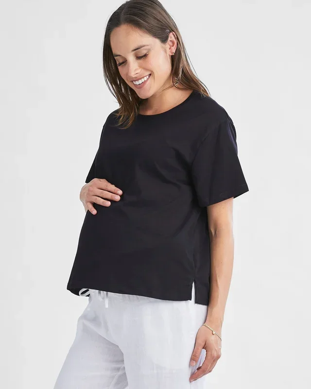 Versatile and Comfortable Maternity Cotton Tee in Black