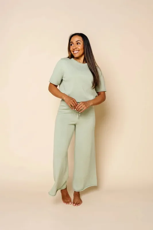 Woman’s knit sage pant